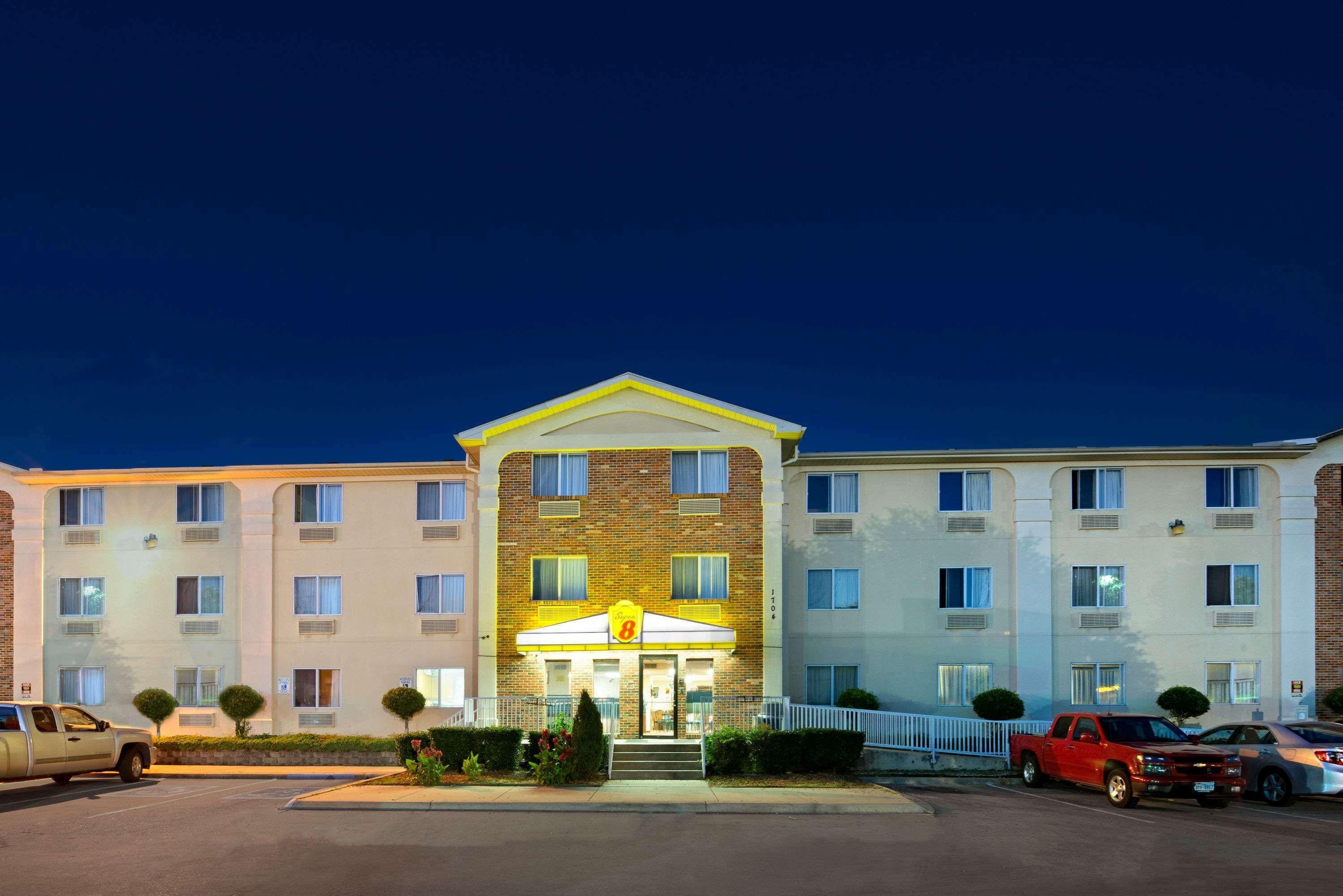 Super 8 By Wyndham Plano/Dallas Area Exterior photo