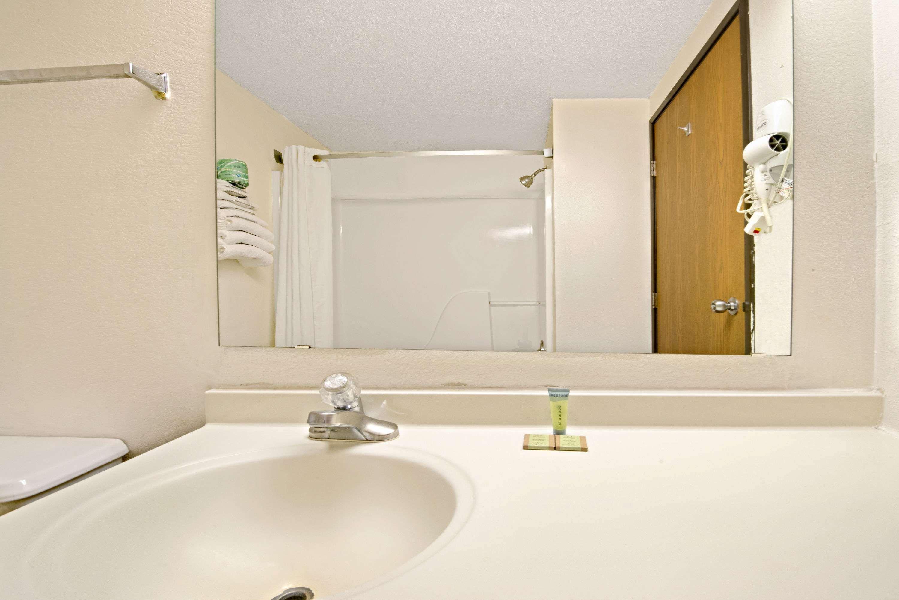 Super 8 By Wyndham Plano/Dallas Area Exterior photo